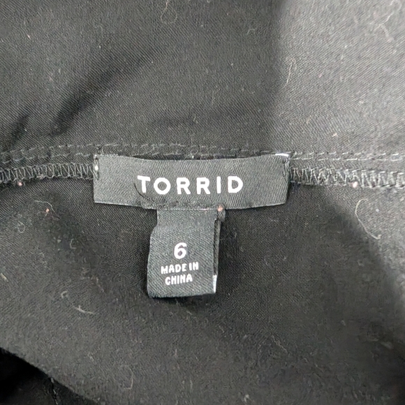 Torrid Deep Black Midi Challis Button-Front Skirt in Size 6 (30) - Picture 8 of 13